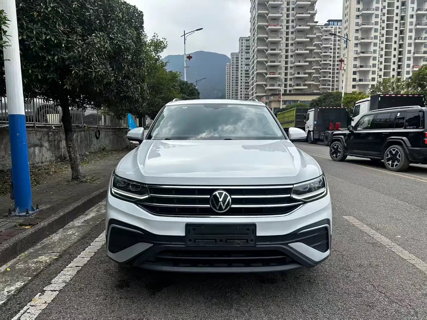 Volkswagen Tiguan L 2023 330TSI Auto 2WD Comfort Edition фото 2
