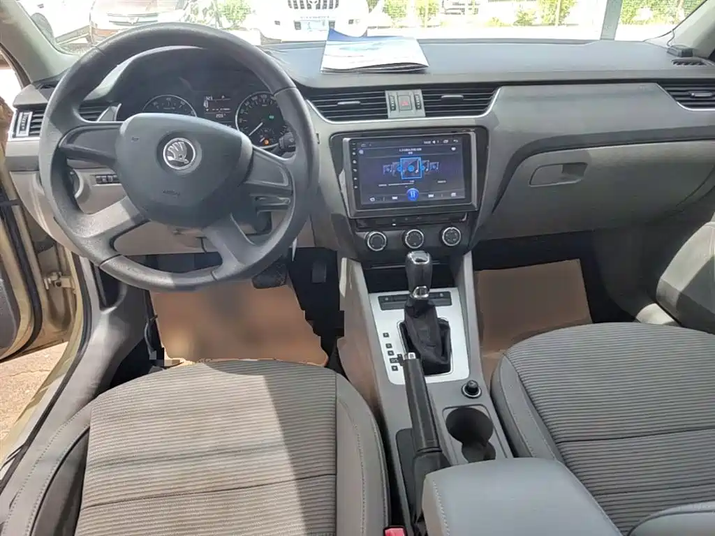 Škoda Octavia 2015 1.6L Automatic逸杰版 фото 10