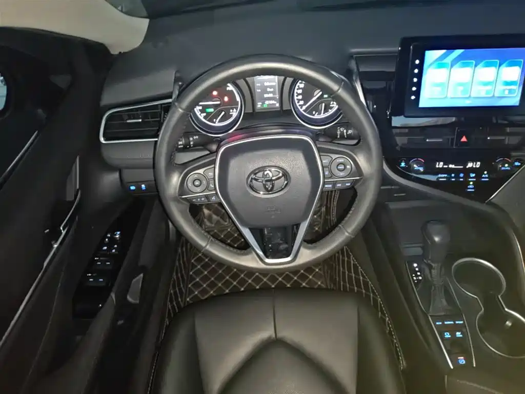 Toyota Camry 2021 Hybrid 2.5HGVP Leading Edition фото 11
