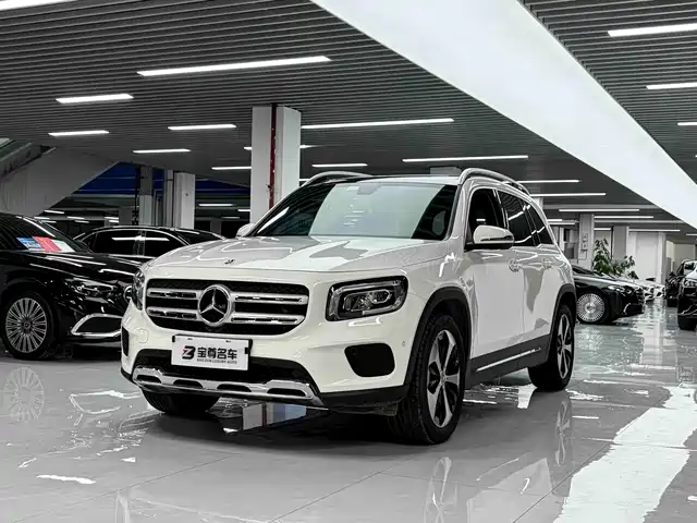 MERCEDES-BENZ GLB