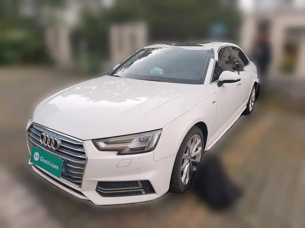 Фото 1 - Audi A4L