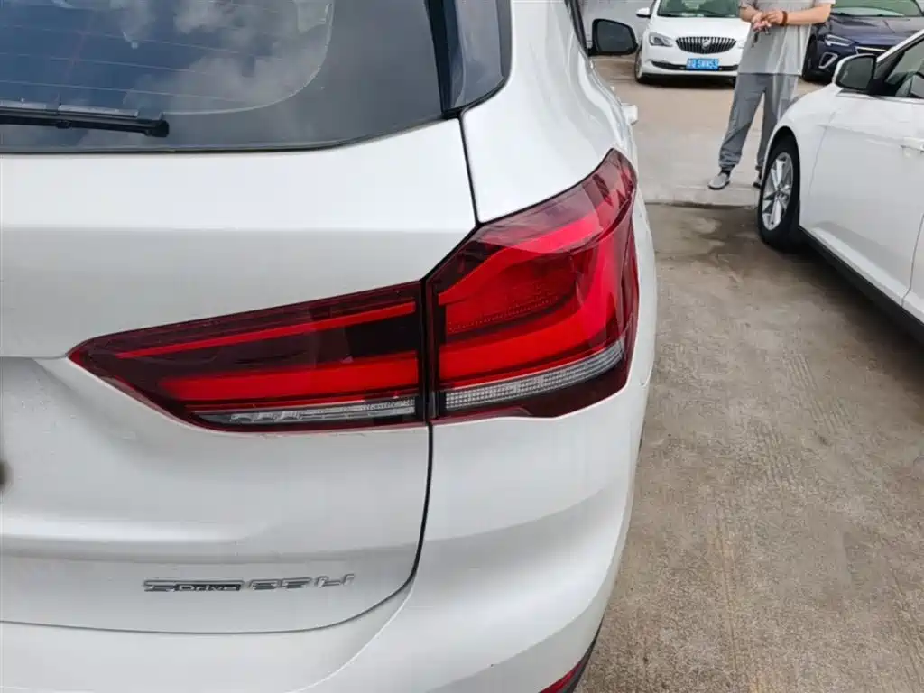 BMW X1 2022 sDrive25Li Leading фото 8