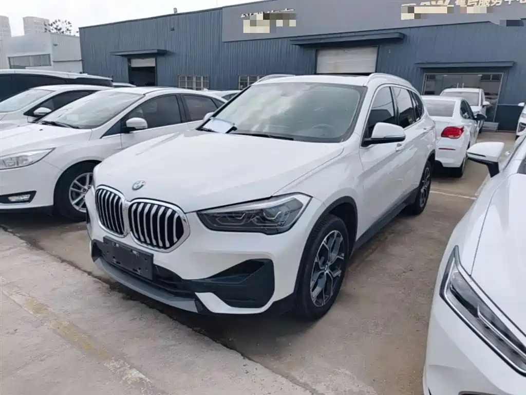 BMW X1 2022 sDrive25Li Leading фото 2