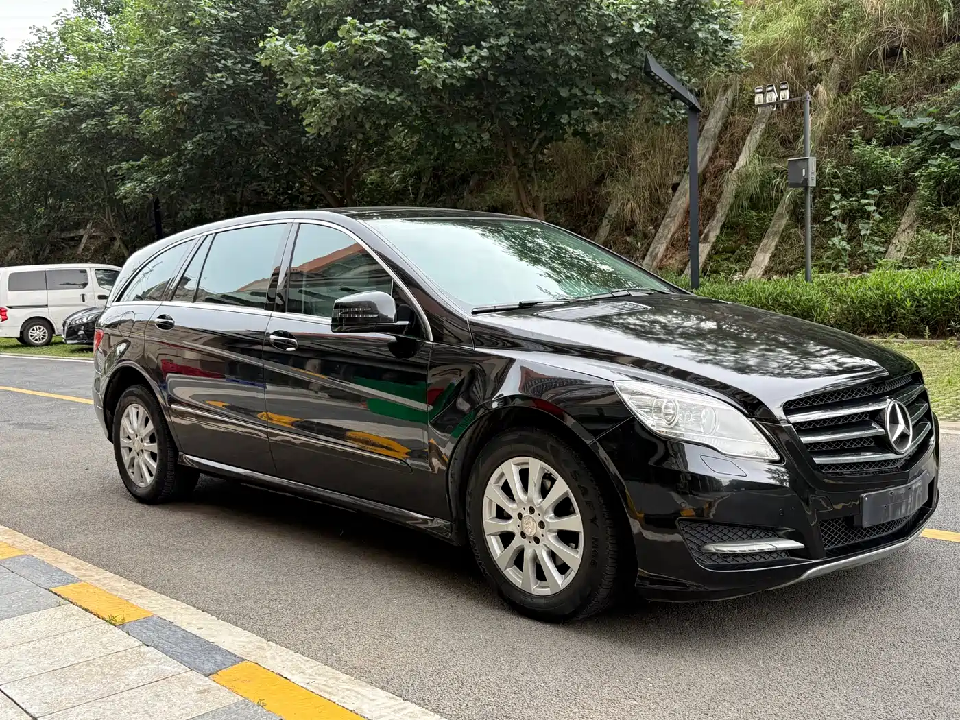 Mercedes-Benz R-Class 2015 R 320 4MATIC Luxury фото 3