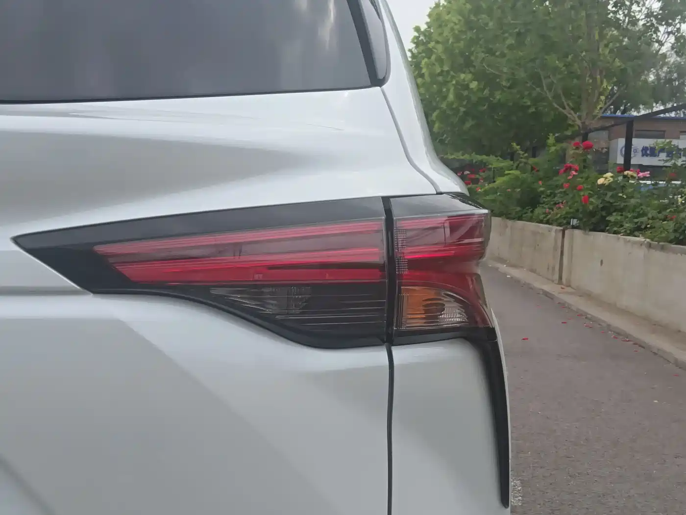 Toyota Sienna 2021 2.5L Hybrid Premium Edition фото 10