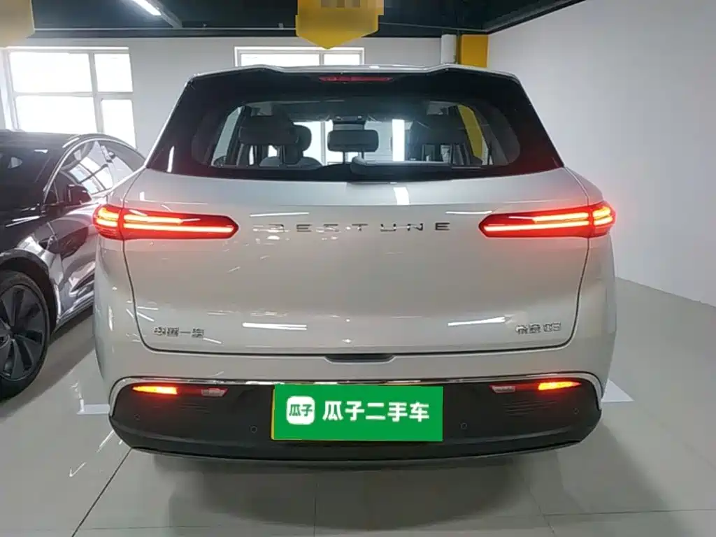 Photo 6 - Besturn Yueyi 03