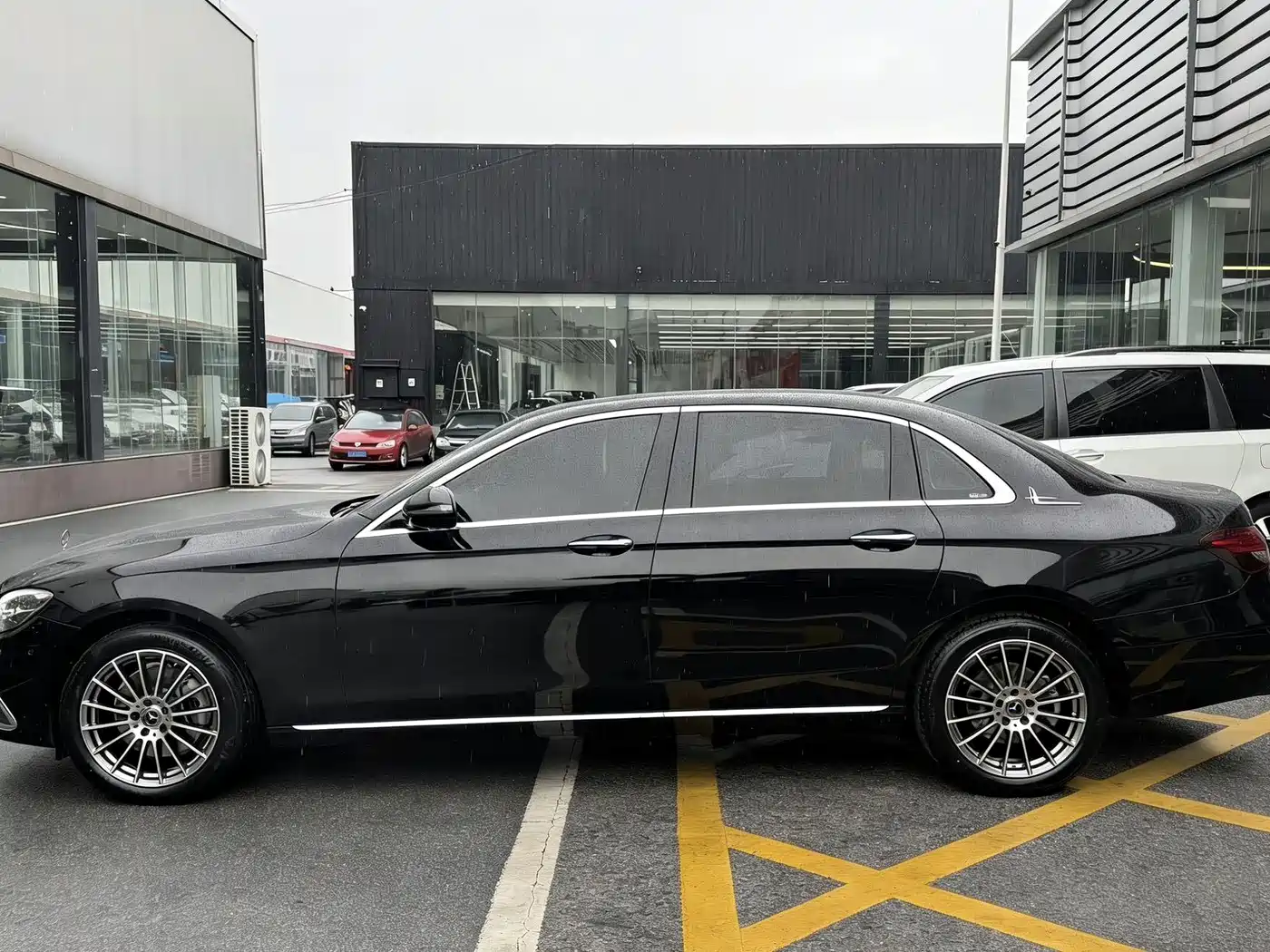 Mercedes-Benz E-Class 2023 E 260 L фото 3