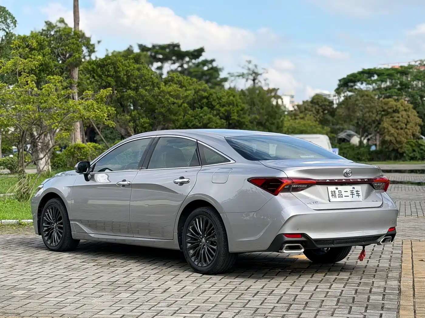 Toyota Avalon 2022 2.0L XLE Premium фото 8