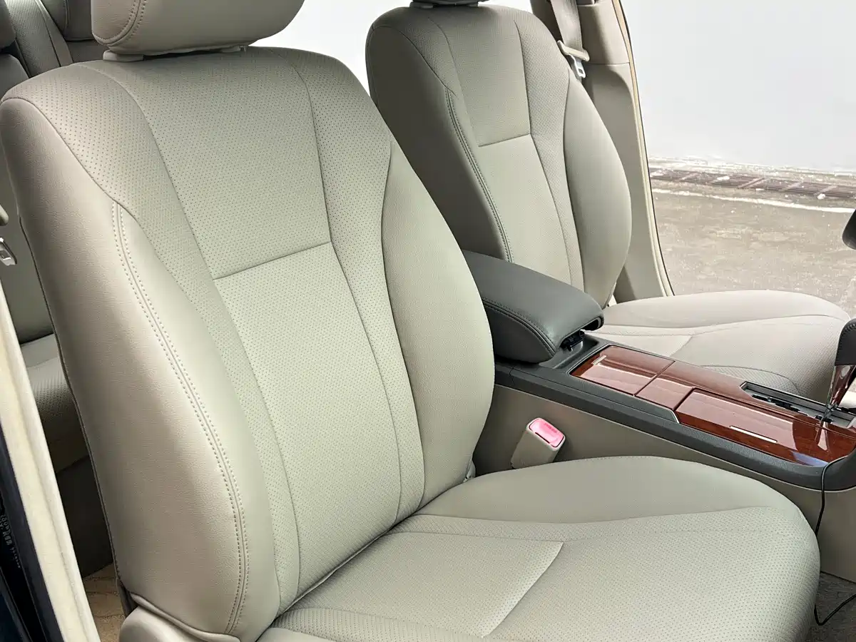 Toyota Camry 2013 200E Classic Elite Edition фото 11