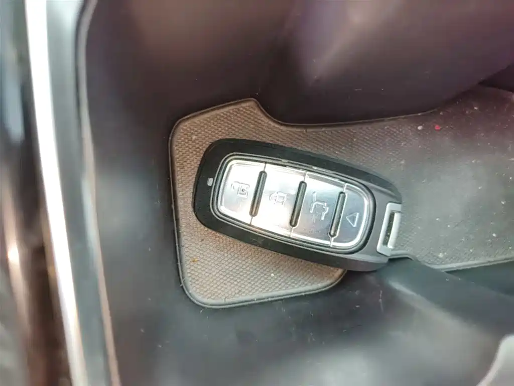 SAIC Maxus Maxus G50 2019 1.5T Automatic Luxury Edition China V фото 9
