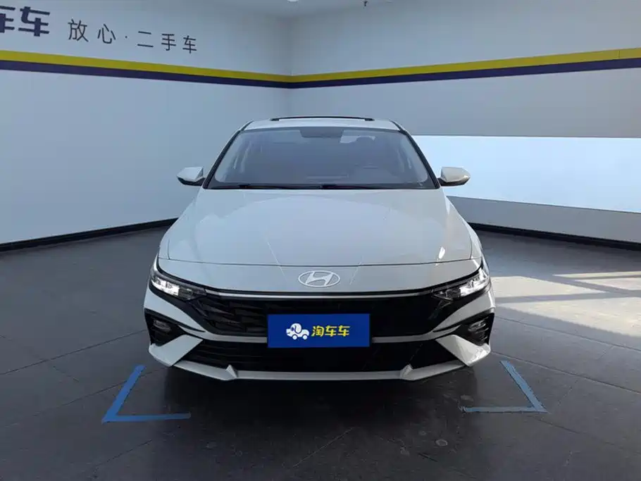 Hyundai Elantra 2023 1.5L CVT GLX Elite Edition фото 2
