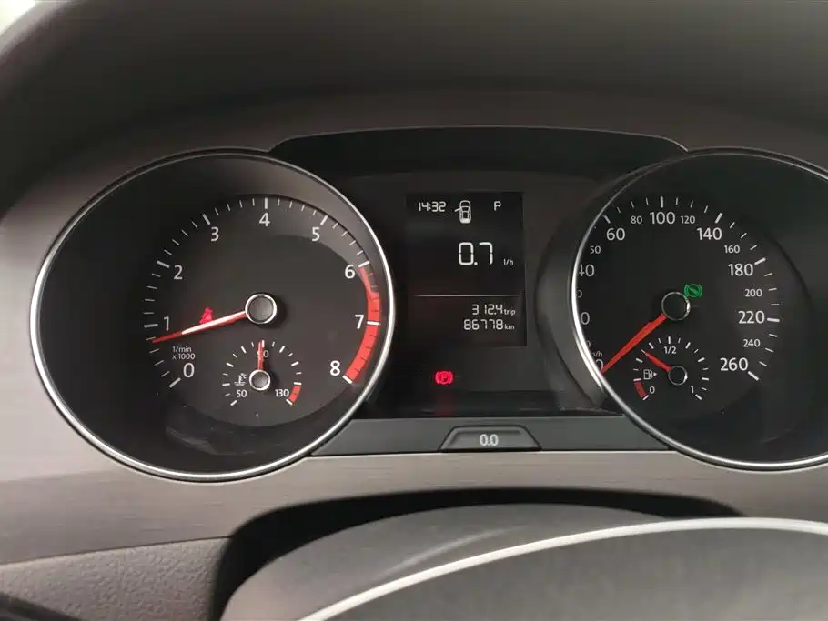Volkswagen Golf Sportsvan 2016 1.6L Automatic Comfort фото 14