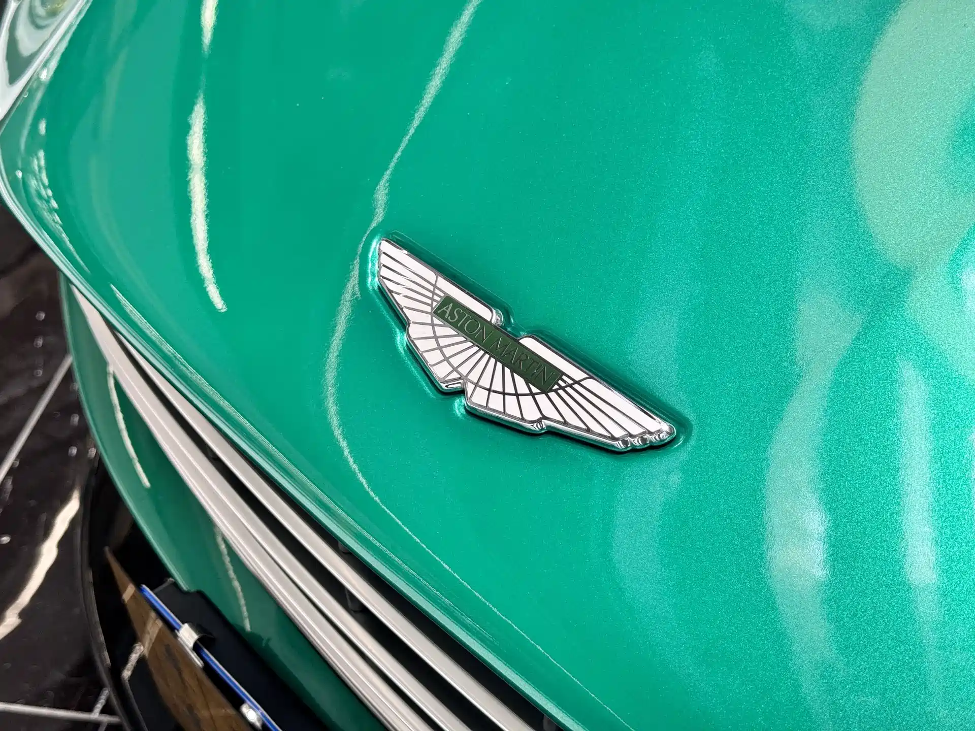 Фото 6 - Aston Martin DB11