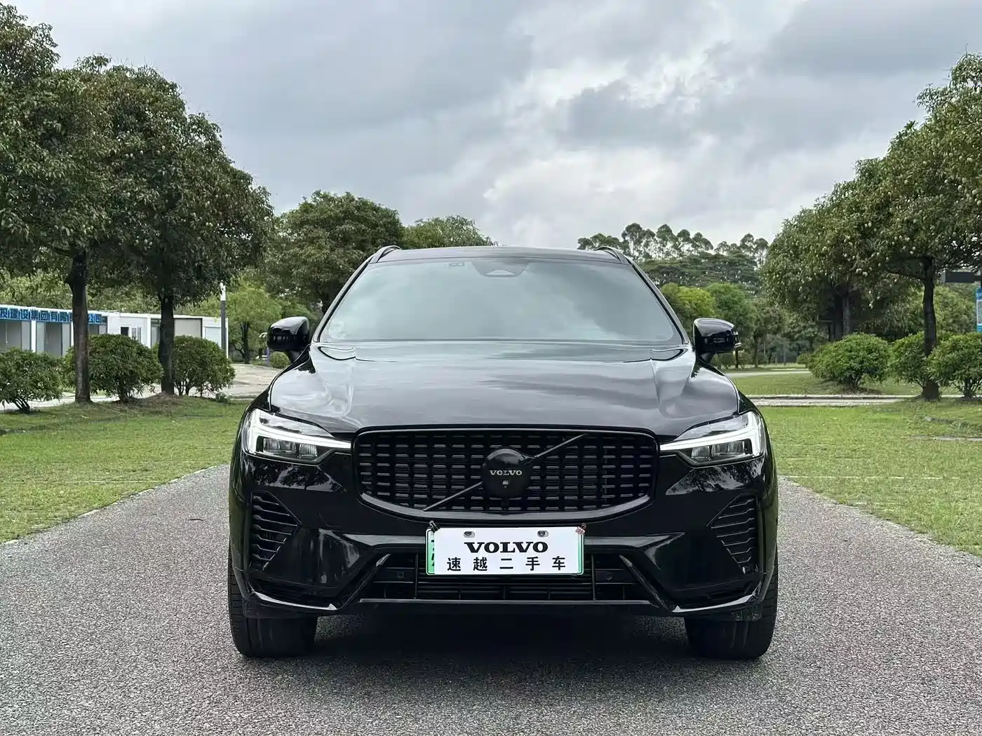 Volvo XC60 Plug-in Hybrid 2025 Plug-in Hybrid Long Range AWD Zhiyuan Polar Night Black Edition фото 2