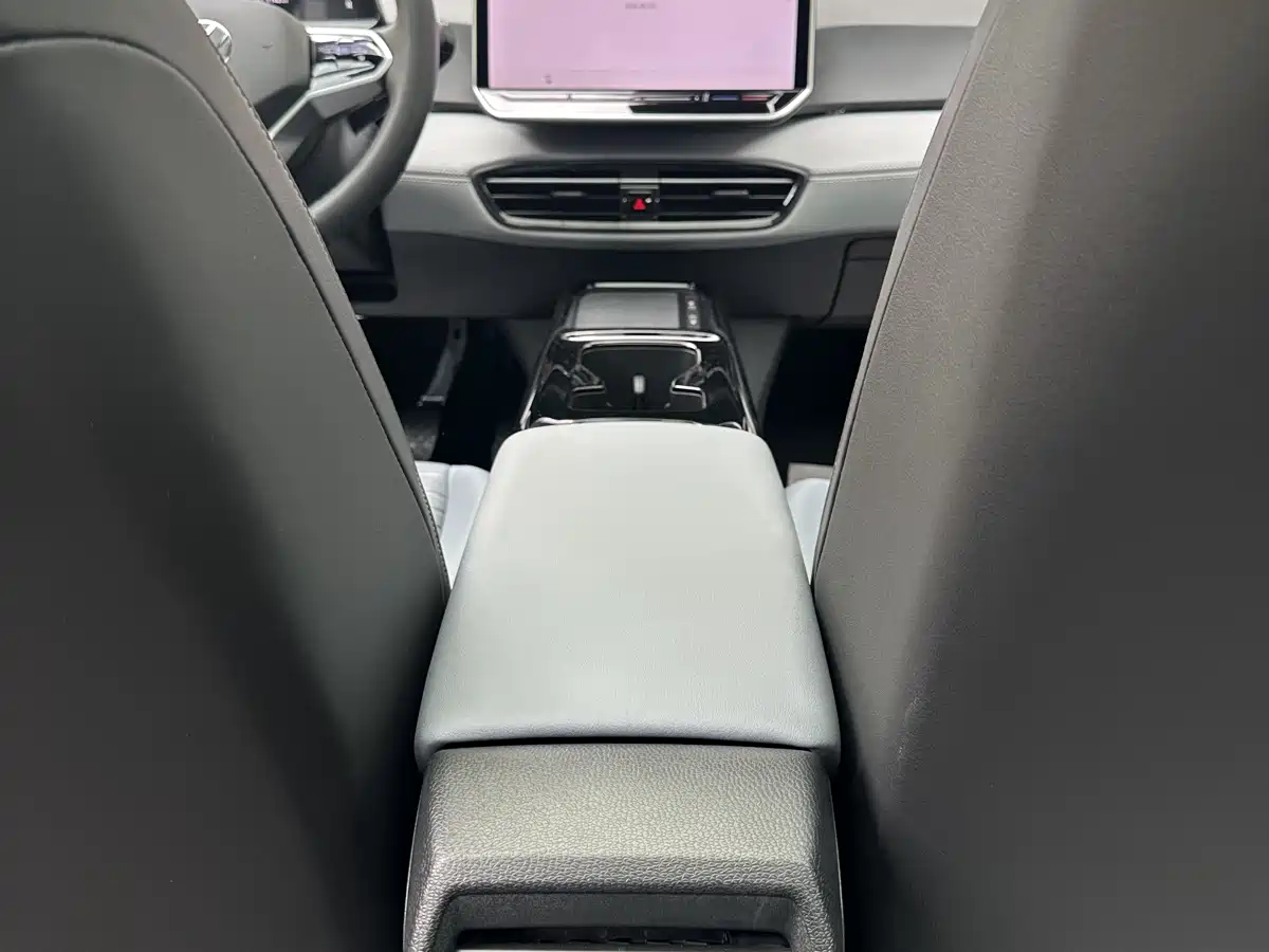 Volkswagen ID.3 2025 Facelift Smart Outstanding Edition фото 8