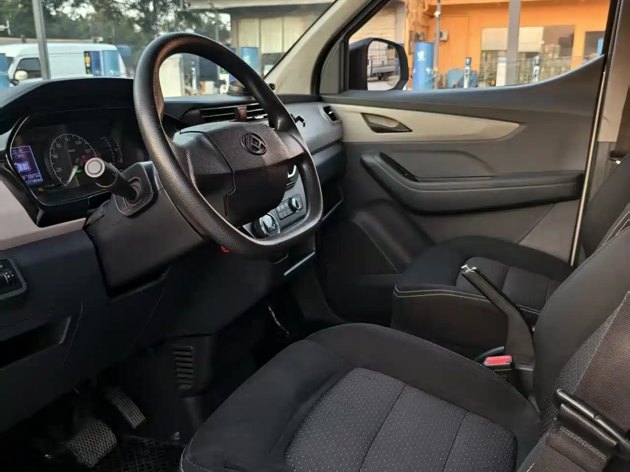 SAIC MAXUS CHASE EV30