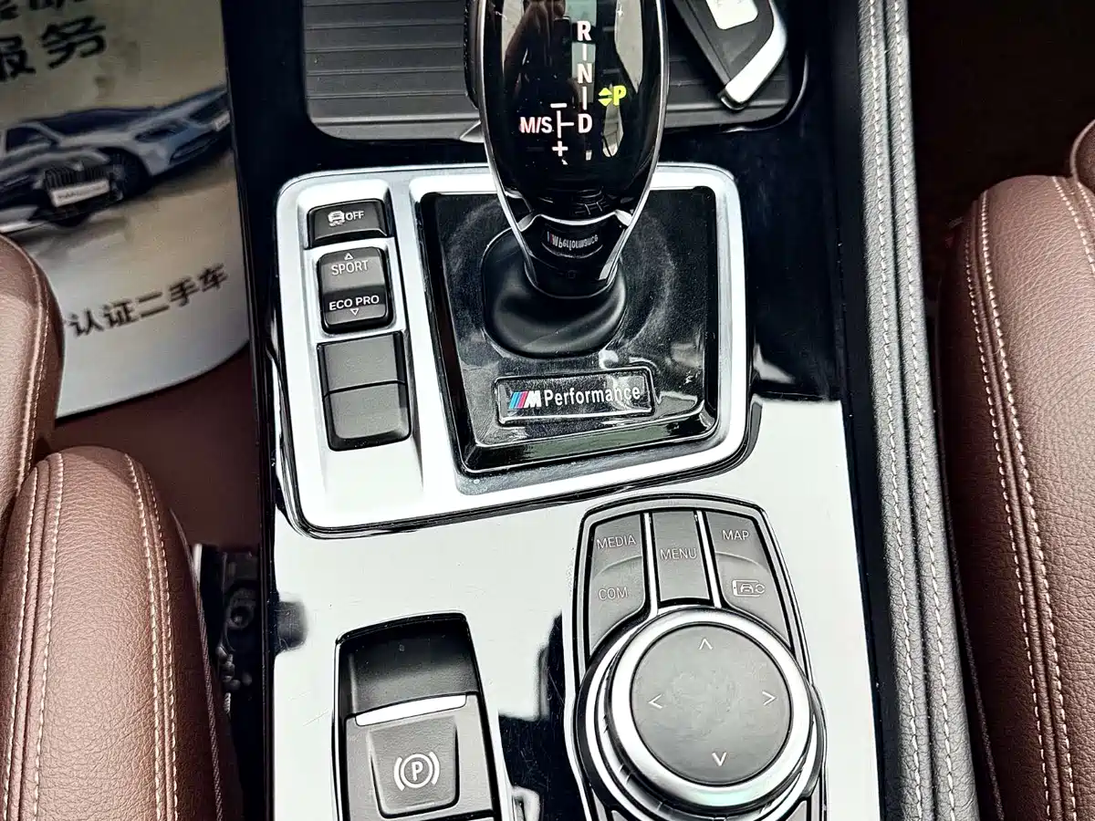 BMW 1 Series 2023 125i M Sport Shadow Edition фото 23