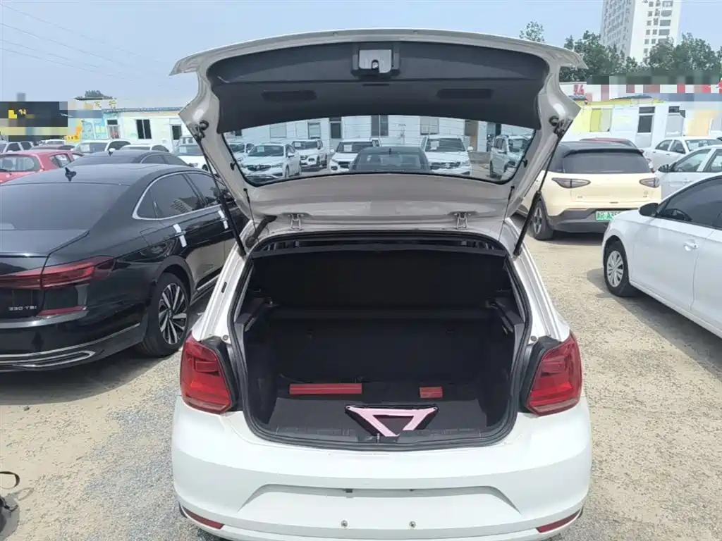 Volkswagen Polo 2016 1.4L Manual Trend фото 19