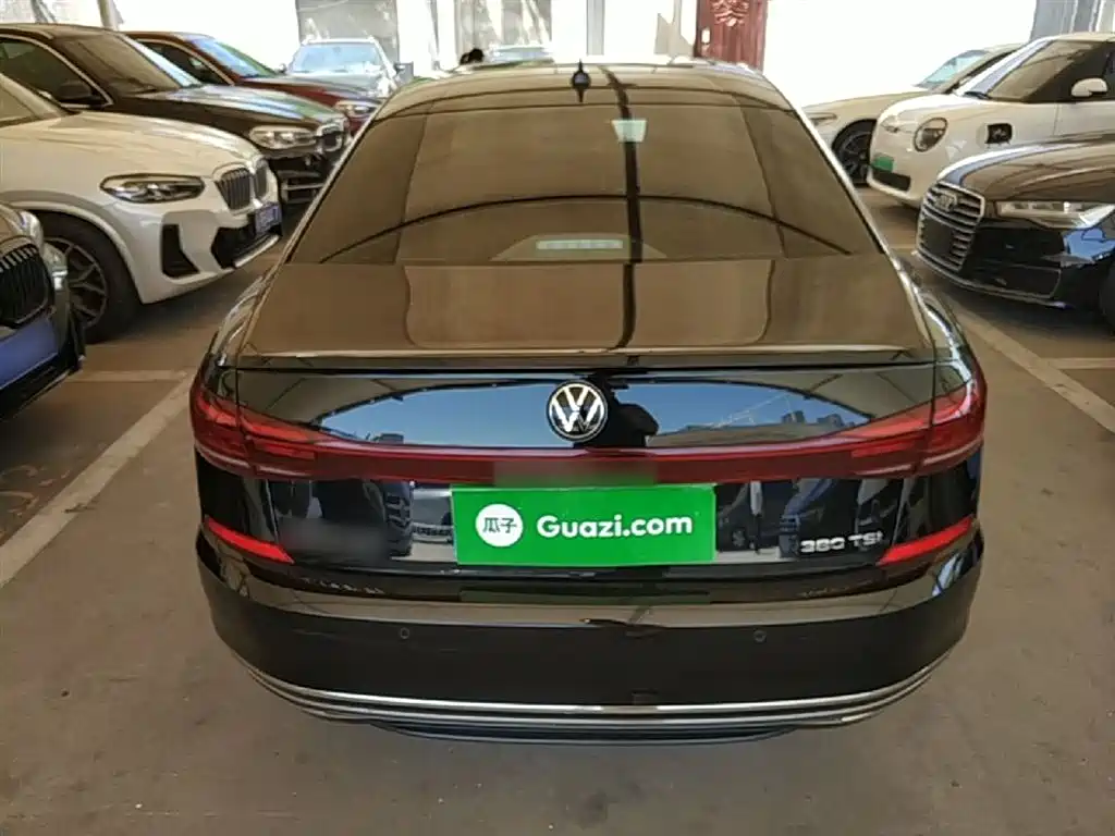 Volkswagen Passat 2024 380TSI Starlight Luxury Edition фото 6