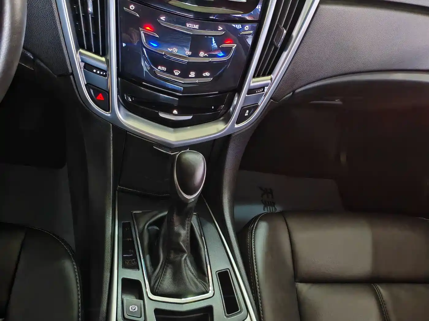 Cadillac SRX 2015 3.0L Comfort фото 15