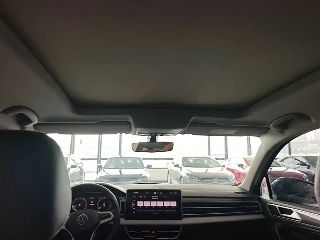 Volkswagen Tiguan L 2024 Outstanding 330TSI Auto 2WD R-Line Dragon Glory Edition фото 18