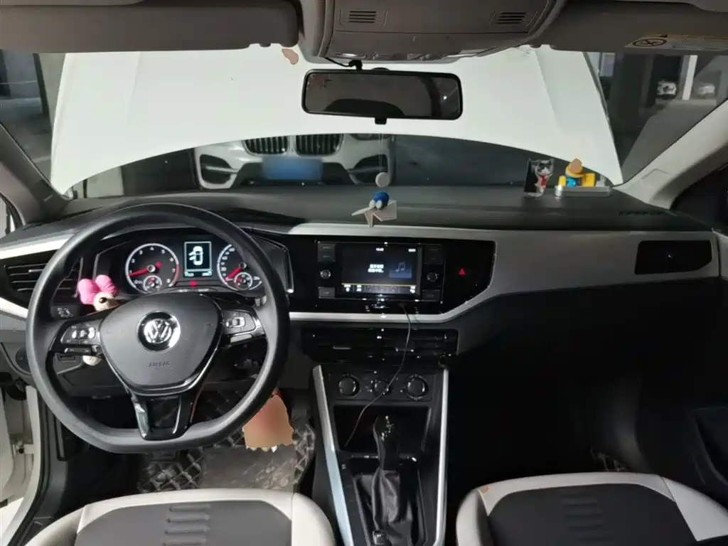Volkswagen Polo 2019 Plus 1.5L Automatic Colorful Tech Edition фото 10