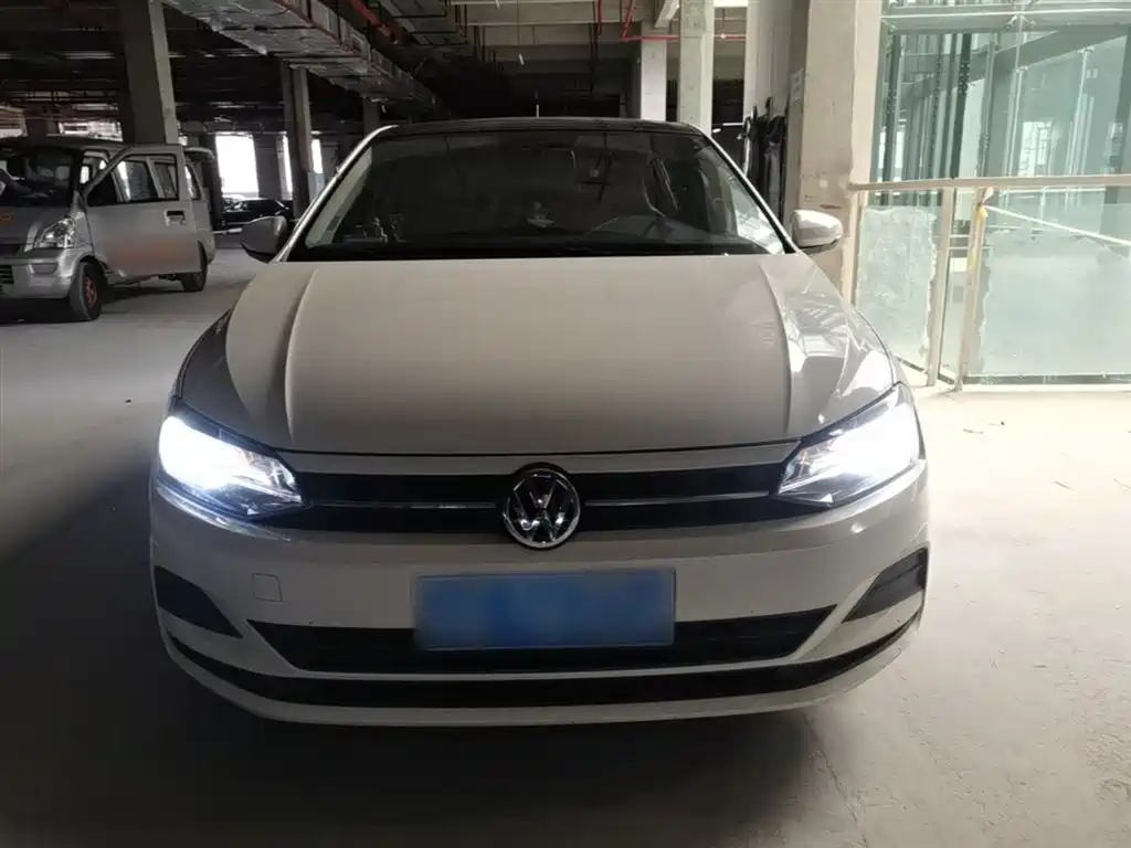 Volkswagen Polo 2019 Plus 1.5L Automatic Colorful Tech Edition фото 3