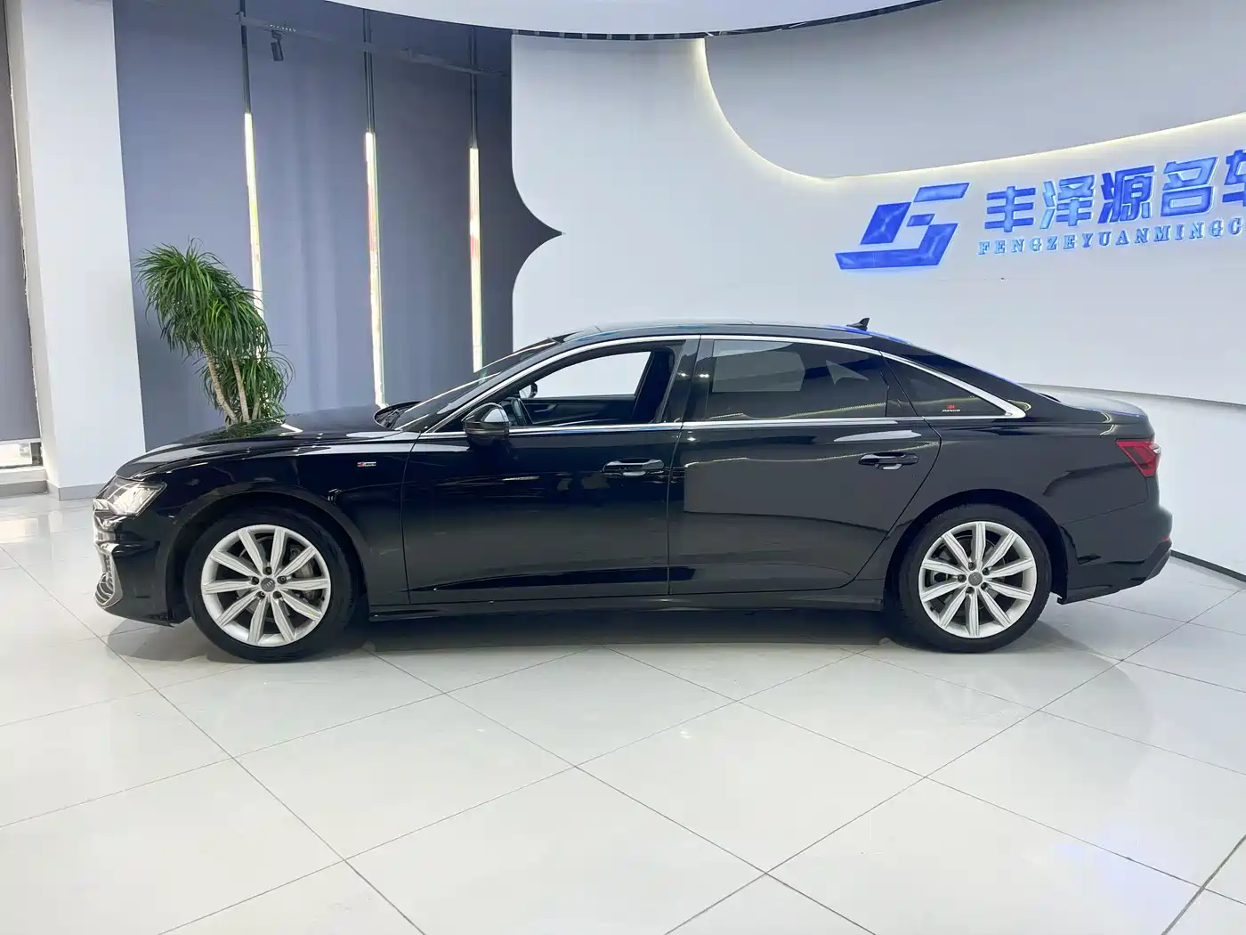 Audi A6L 2021 45 TFSI Exclusive Sport фото 5