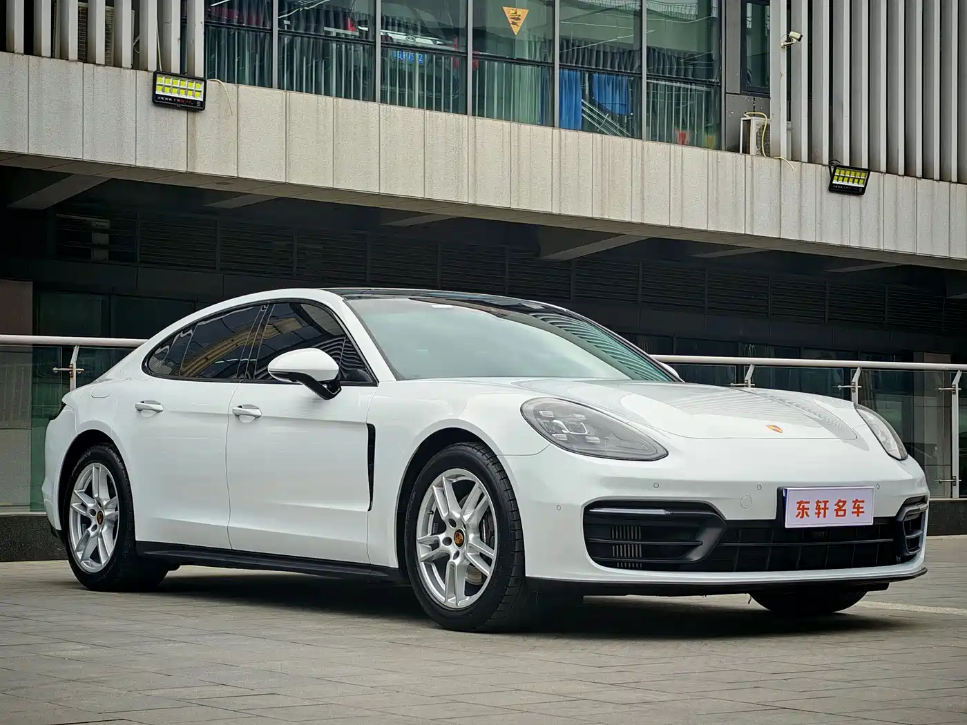 PORSCHE PANAMERA