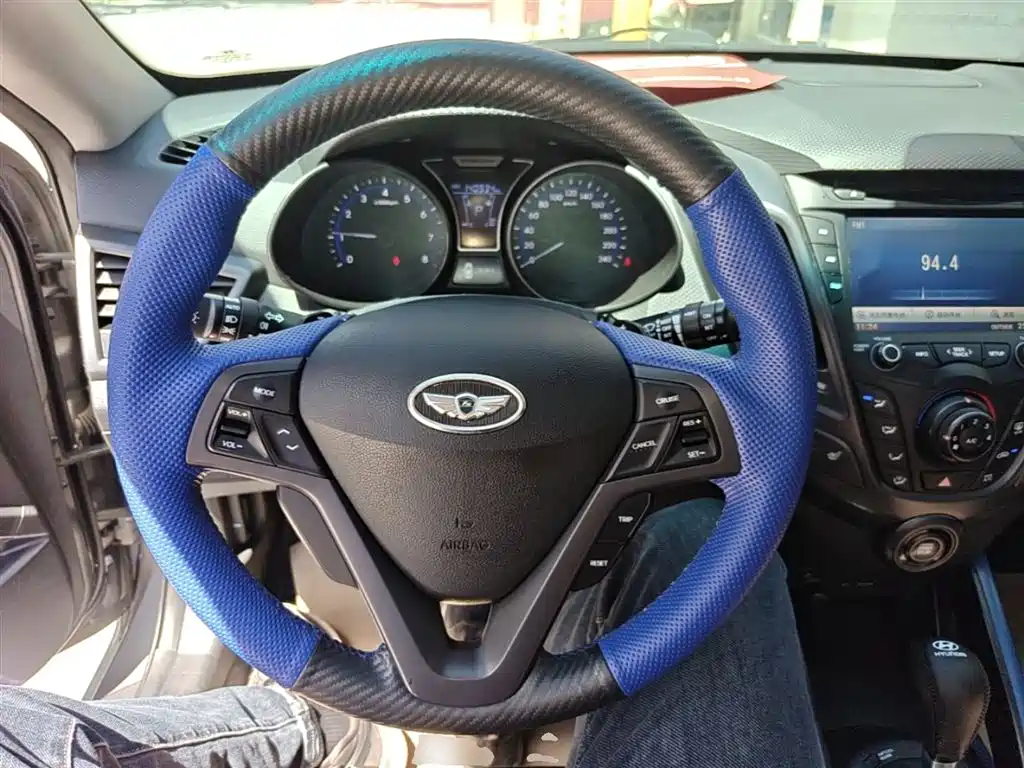 Hyundai Veloster 2012 1.6T Automatic Luxury фото 11
