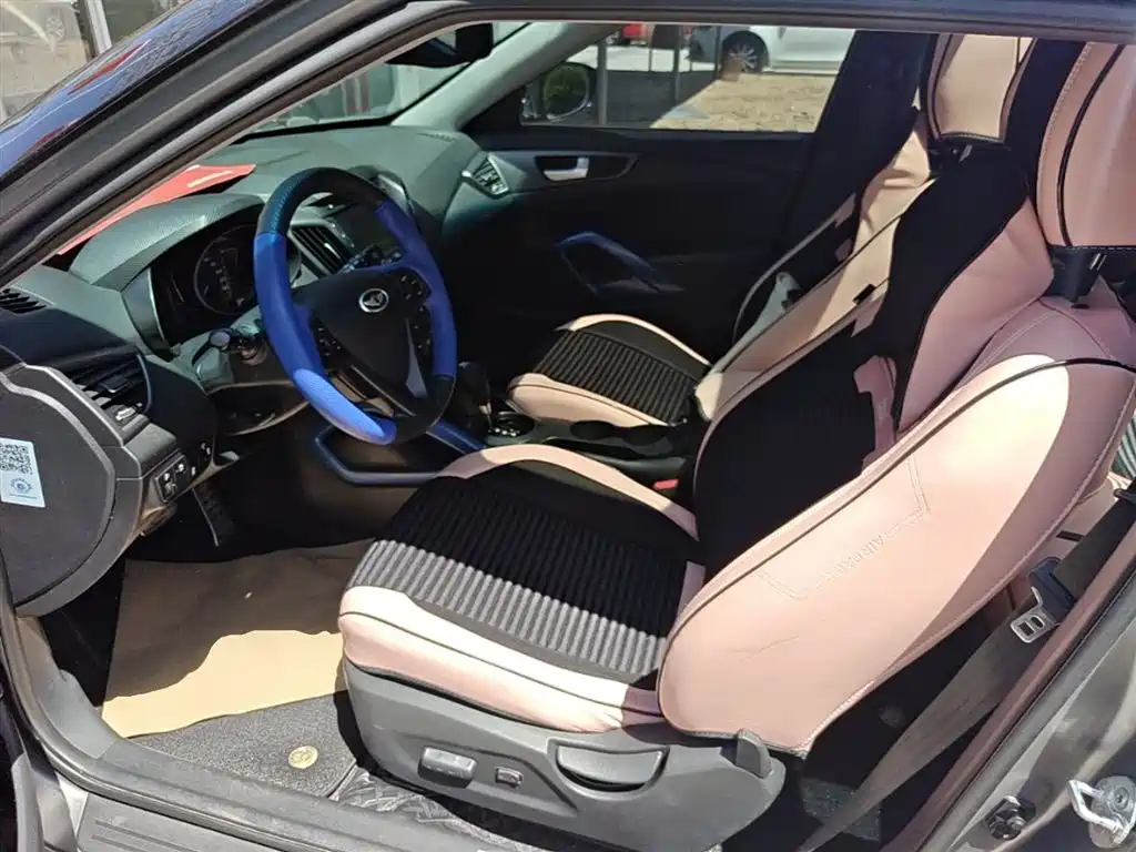 Hyundai Veloster 2012 1.6T Automatic Luxury фото 15