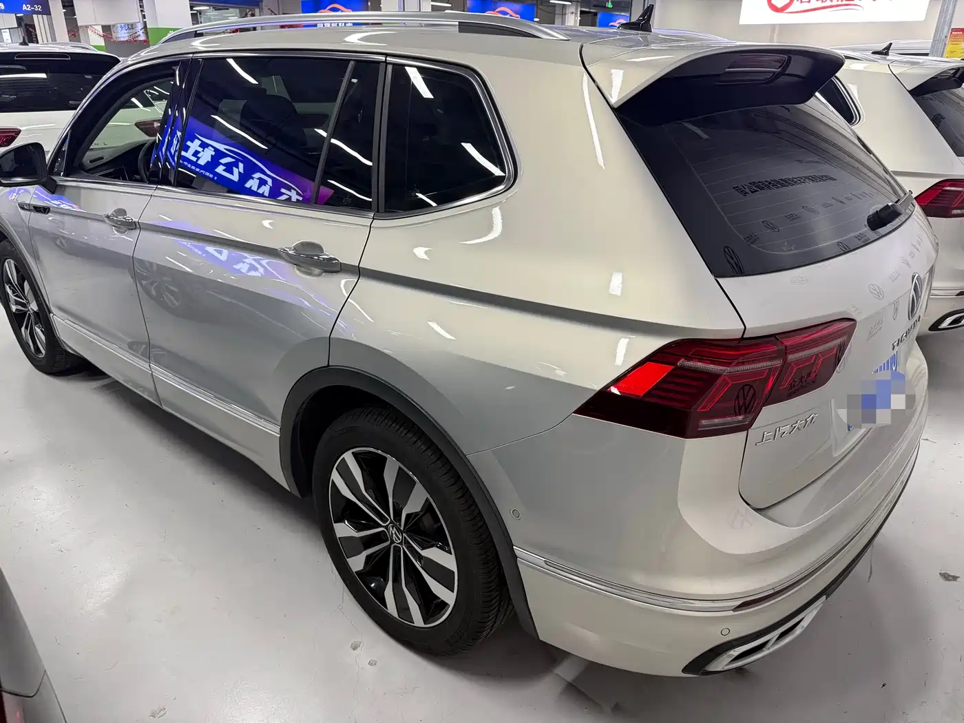 Volkswagen Tiguan L 2022 330TSI Auto 2WD R-Line Premium Edition фото 12