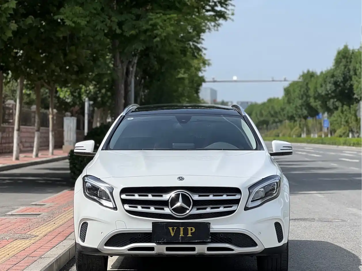 Mercedes-Benz GLA 2018 GLA 200 Fashion фото 2