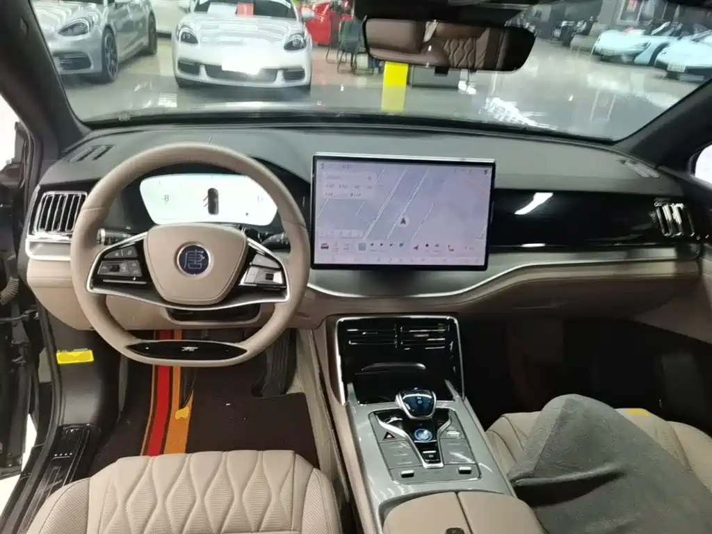 BYD Tang New Energy 2024 DM-p Glory Edition 215KM AWD Premium фото 10