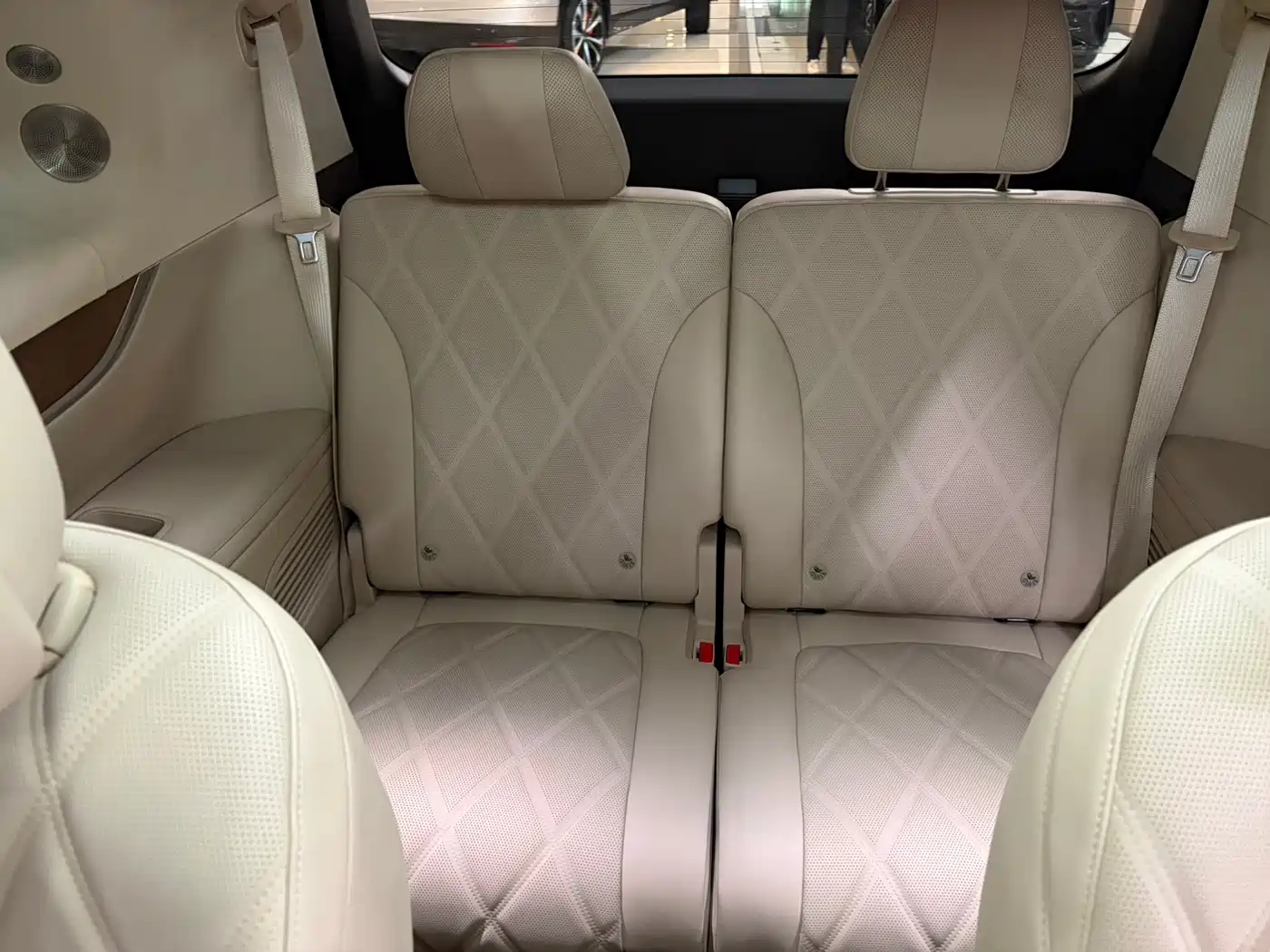 AITO Wenjie AITO M9 2025 Pure Electric Ultra 100kWh 6-Seater фото 14