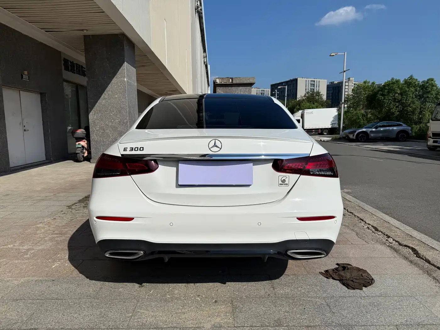 Photo 7 - Mercedes-Benz E-Class (Import)