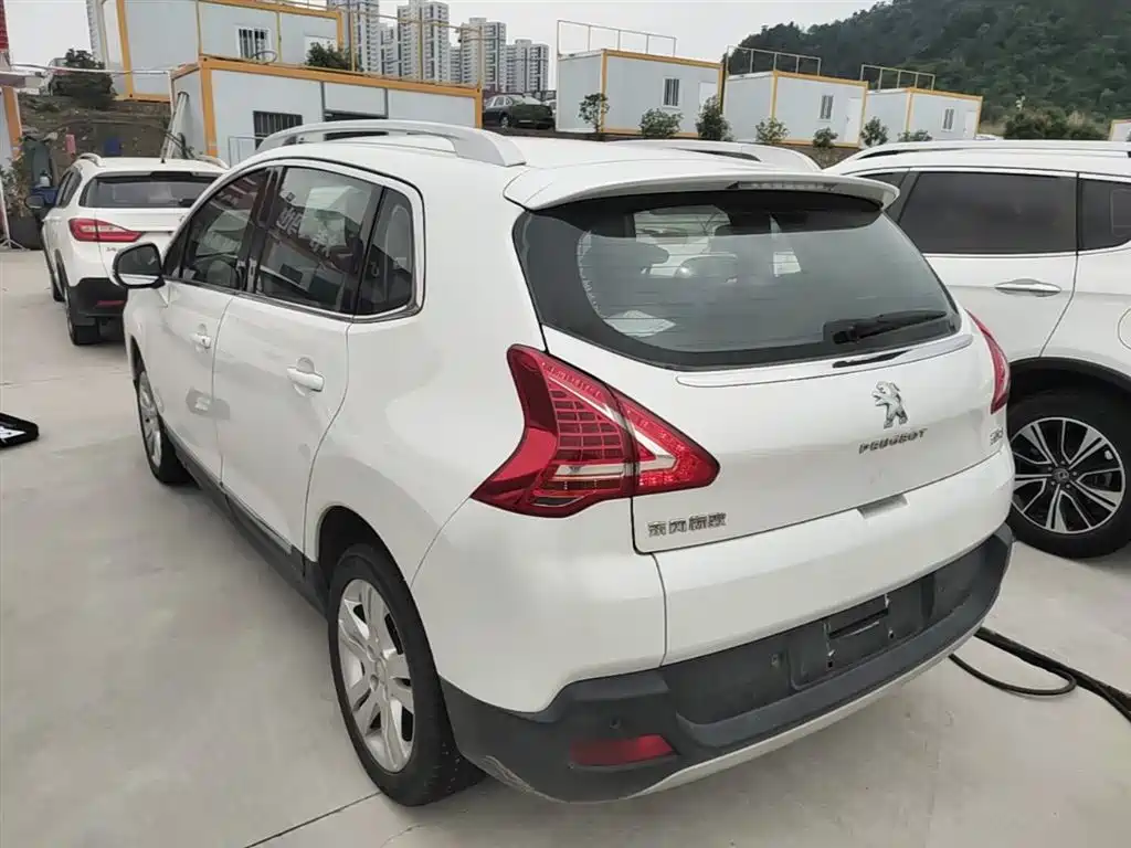 Peugeot 3008 2015 2.0L Automatic Classic Edition фото 5
