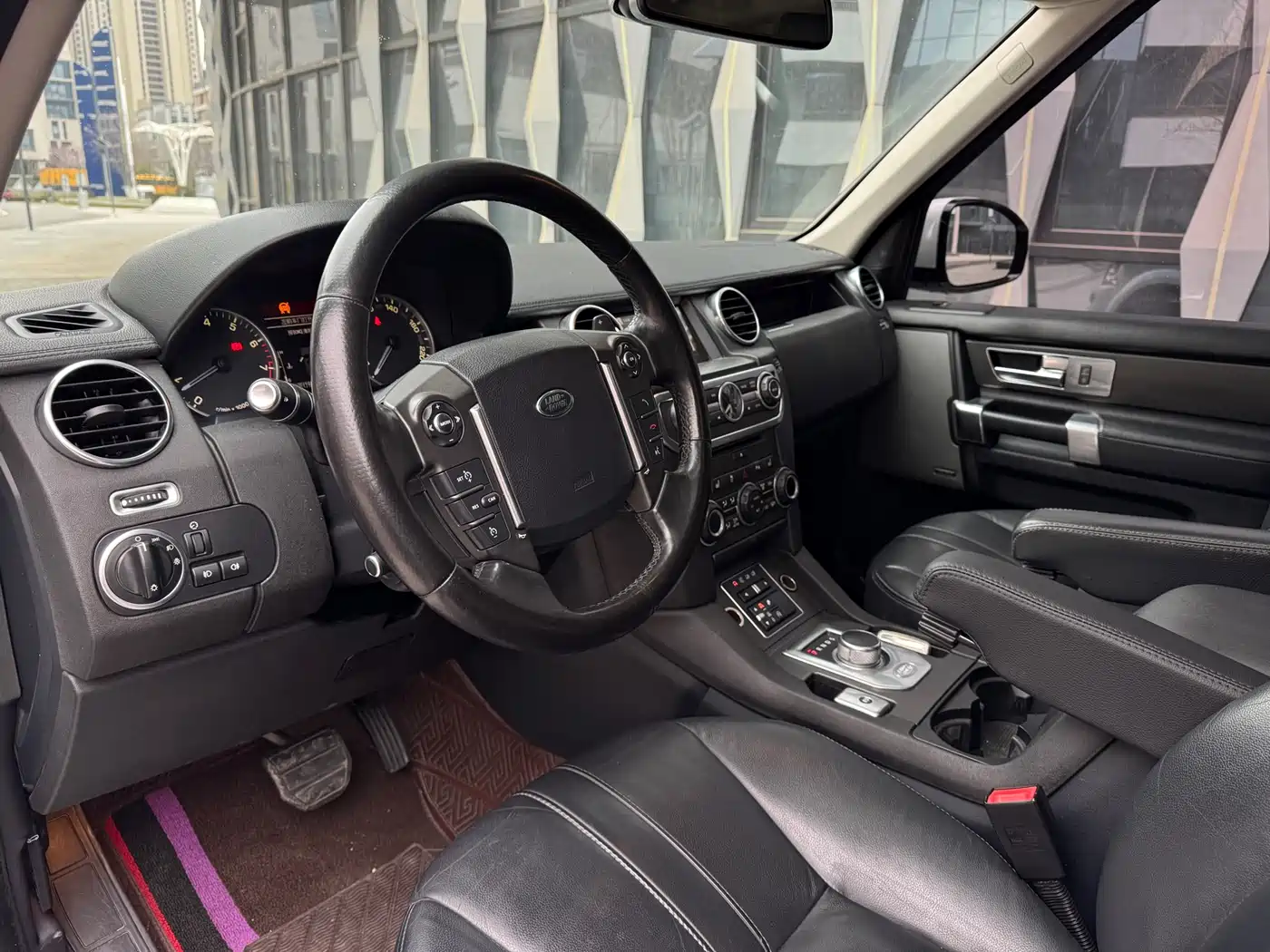 Land Rover Discovery 2016 3.0 SC V6 HSE фото 9