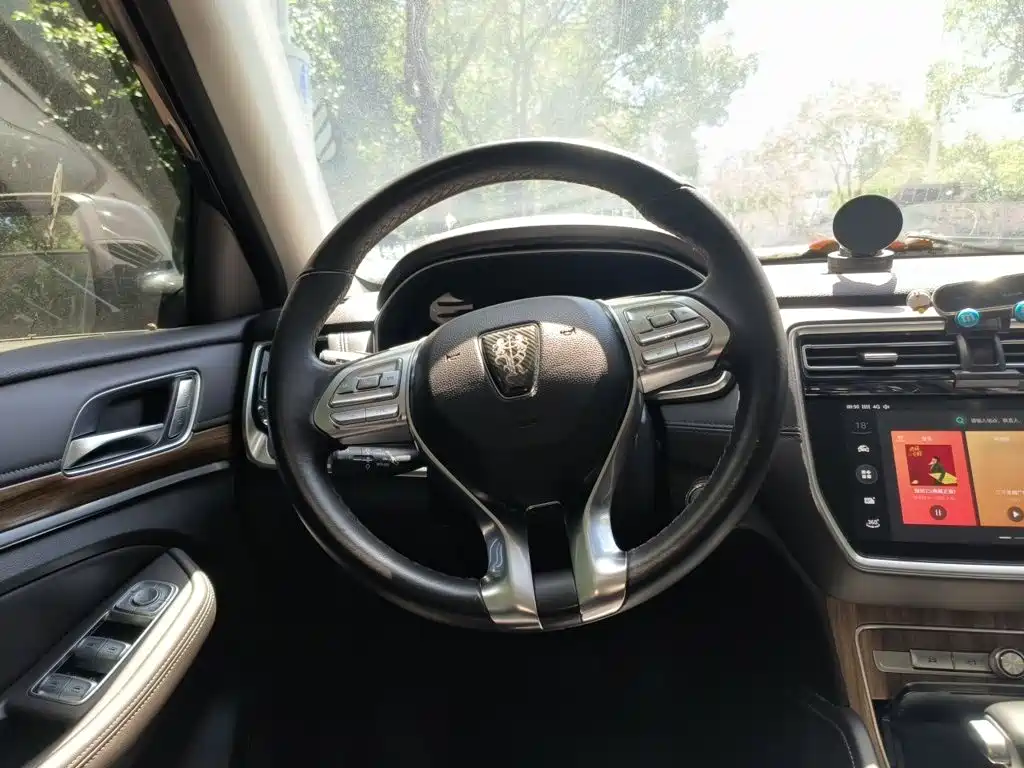 Roewe RX8 2019 2019 30T Intelligent Internet 2WD Flagship Edition