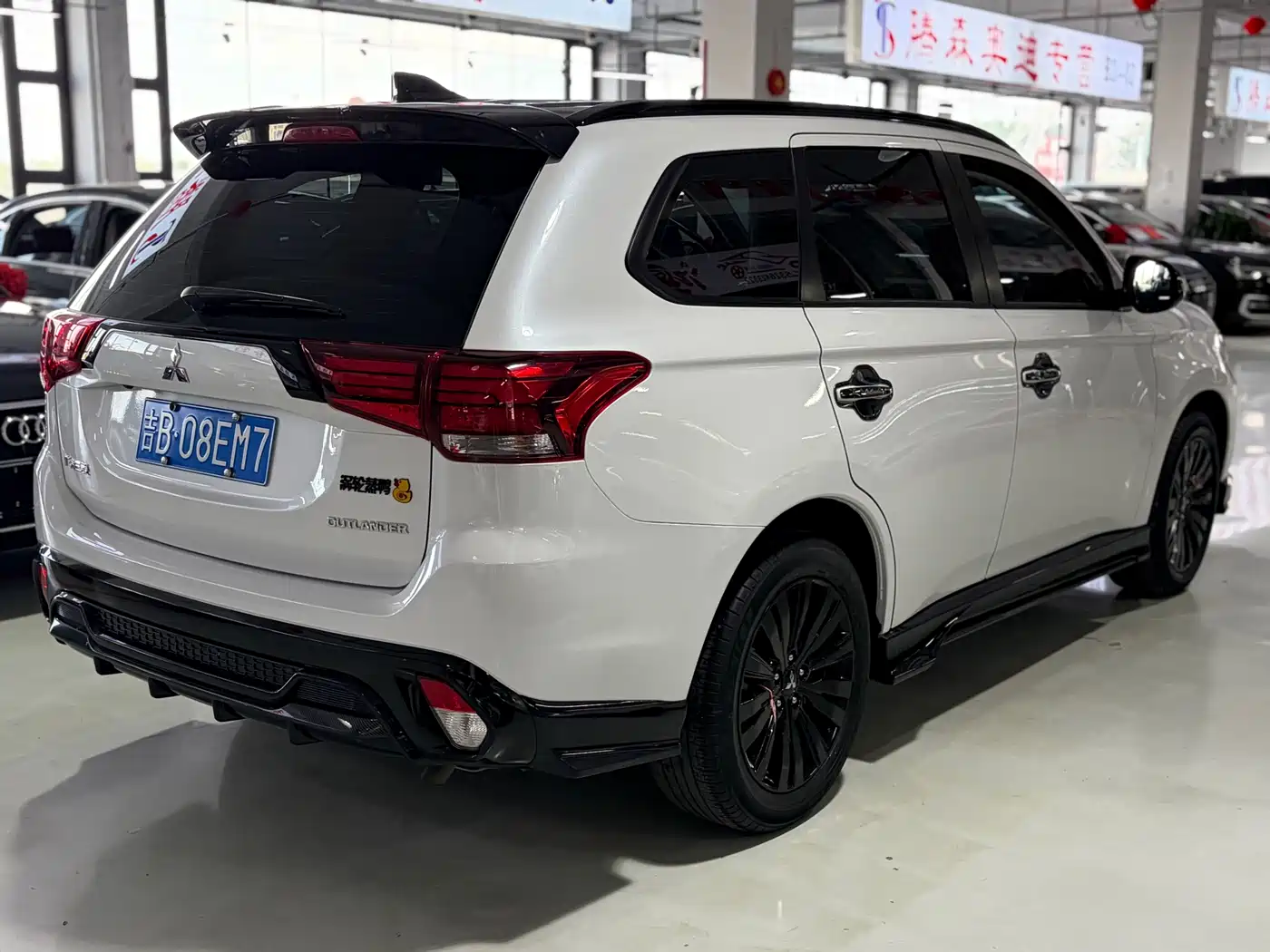 Mitsubishi Outlander 2021 2.0L 2WD Yaodong Edition 5-seater фото 4