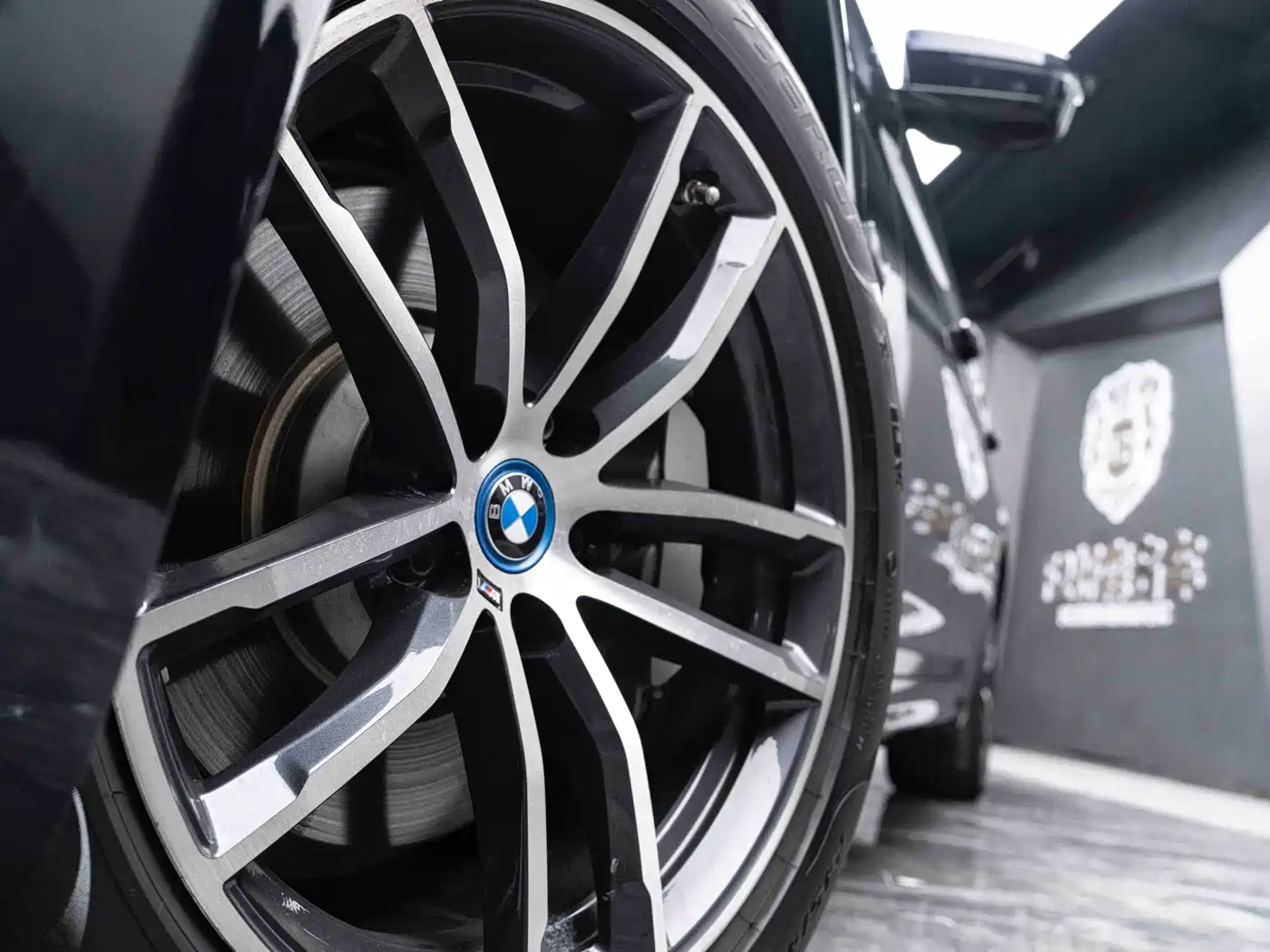 BMW 5 Series New Energy 2022 Model Second Facelift 535Le M Sport Package фото 4