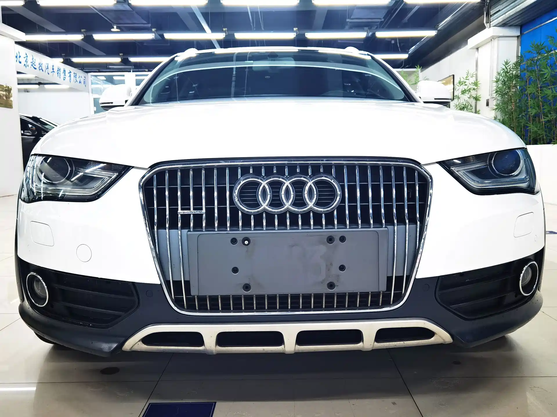 Фото 8 - Audi A4 (Import)
