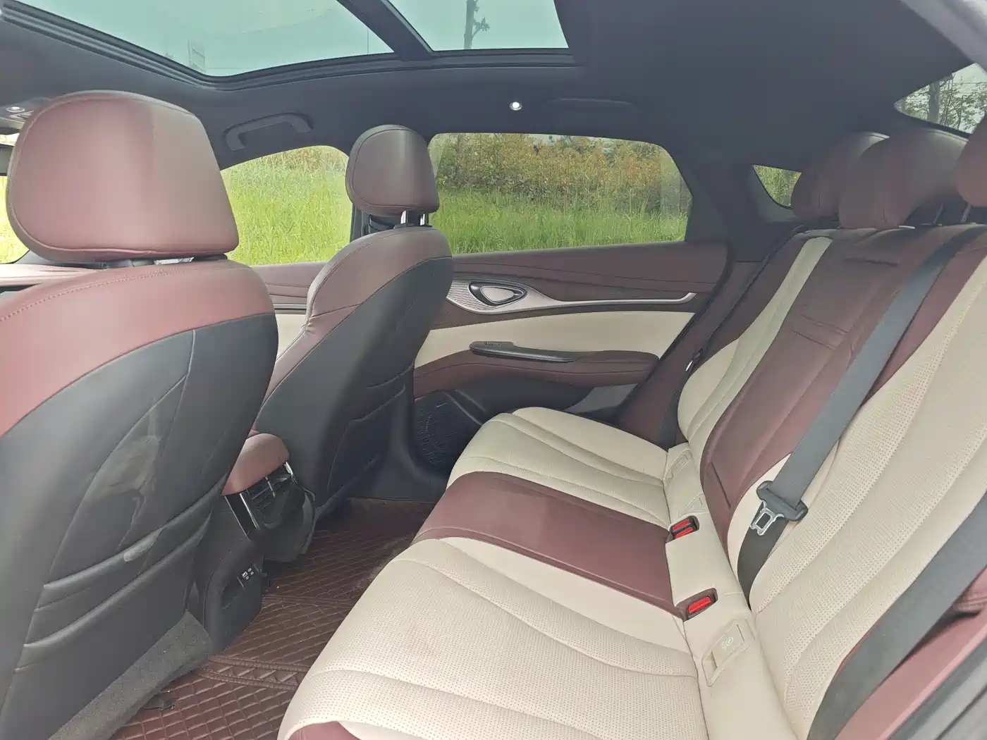 BYD Seal 2024 Glory Edition DM-i 1.5L 121km Luxury фото 5