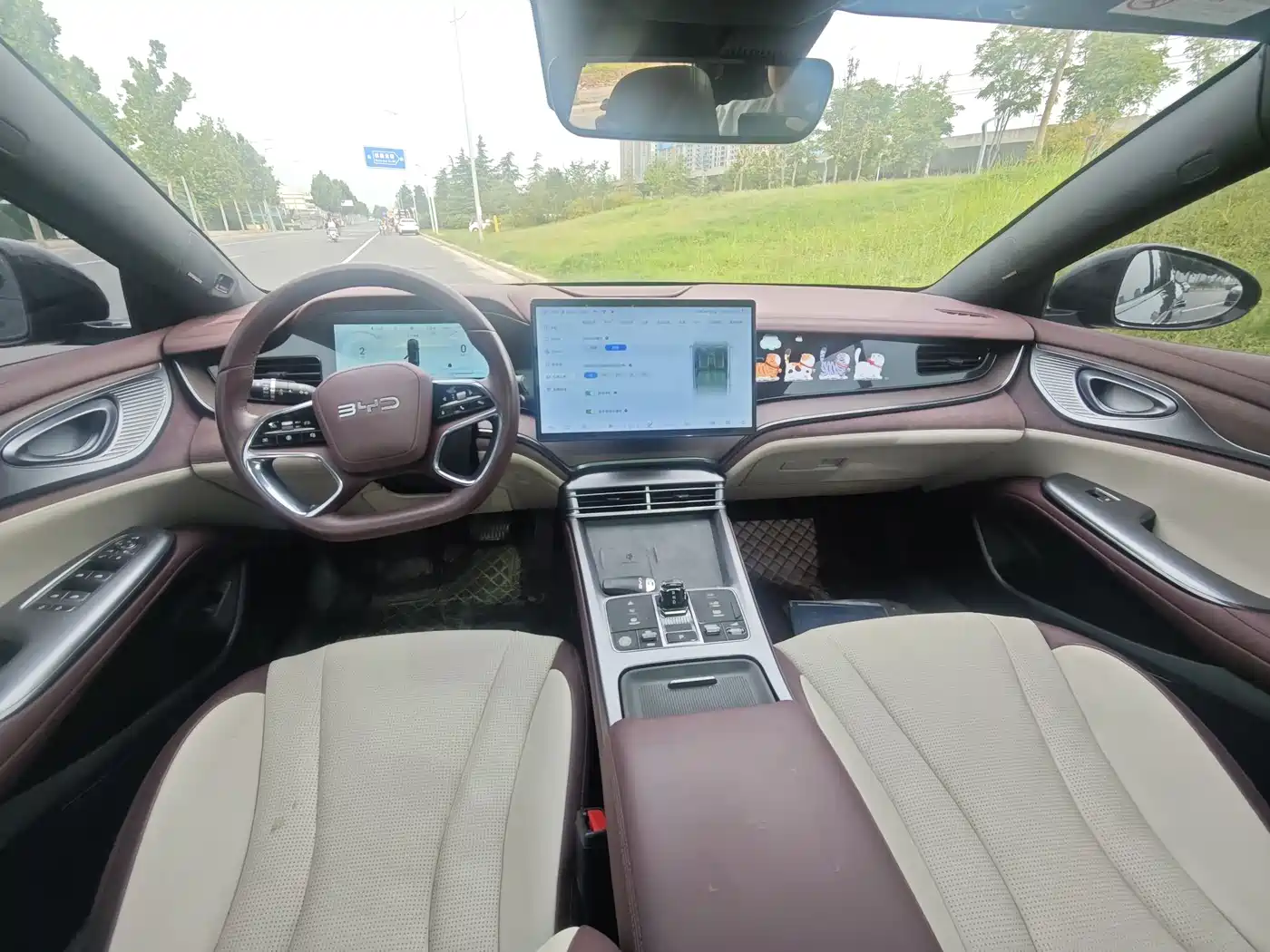 BYD Seal 2024 Glory Edition DM-i 1.5L 121km Luxury фото 7