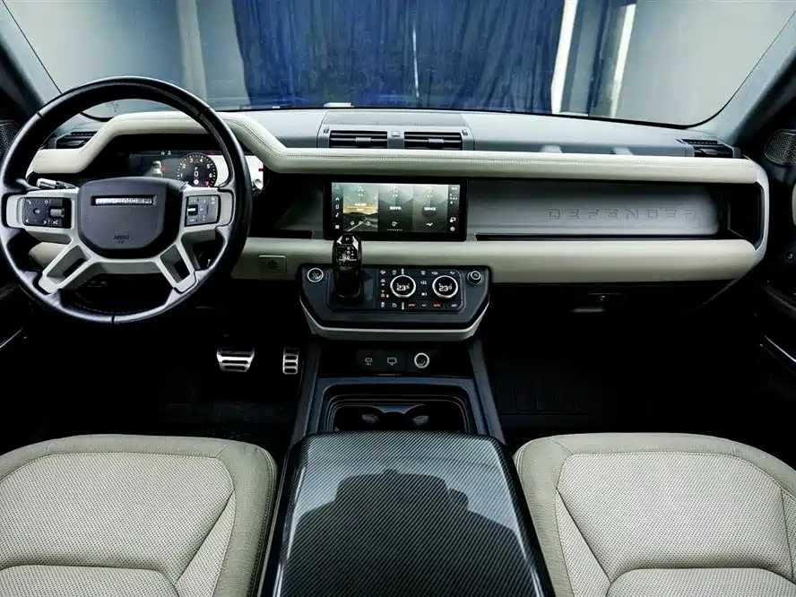 Land Rover Defender 2020 Model 110 P400 SE фото 11