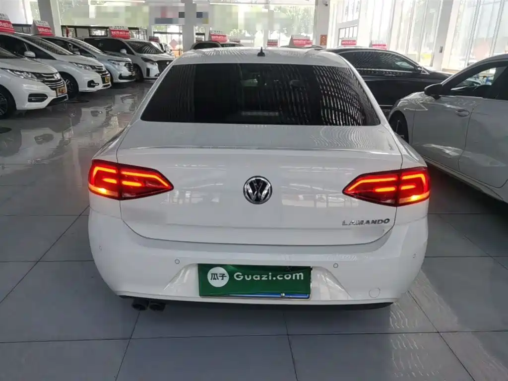 Volkswagen Lamando 2017 230TSI DSG Trend Edition фото 6