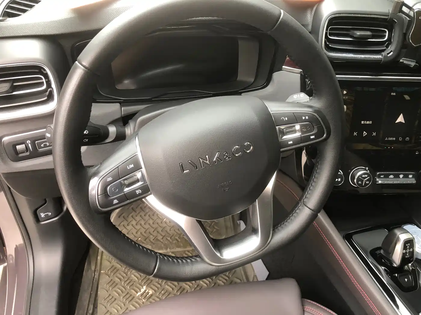 Lynk & Co 02 2019 1.5T DCT 2WD Shine Pro Edition China VI фото 16
