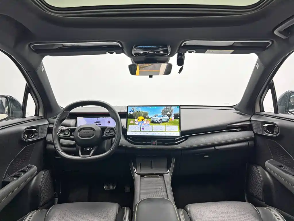 Фото 22 - Lynk & Co 06