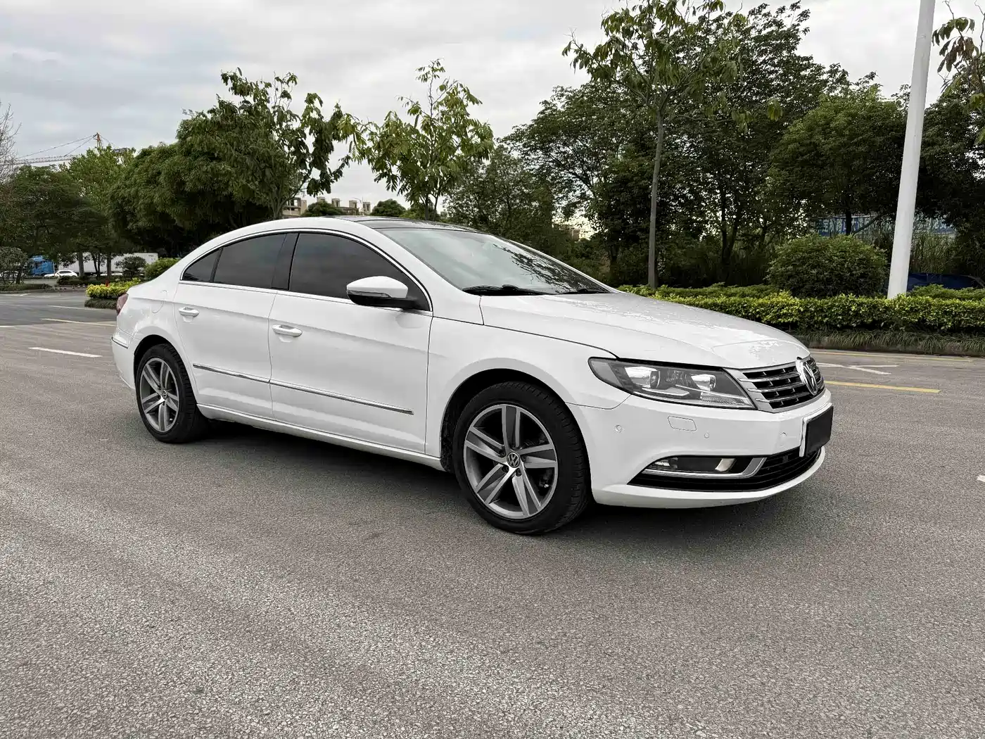 Volkswagen FAW-Volkswagen CC 2013 1.8TSI Luxury фото 3