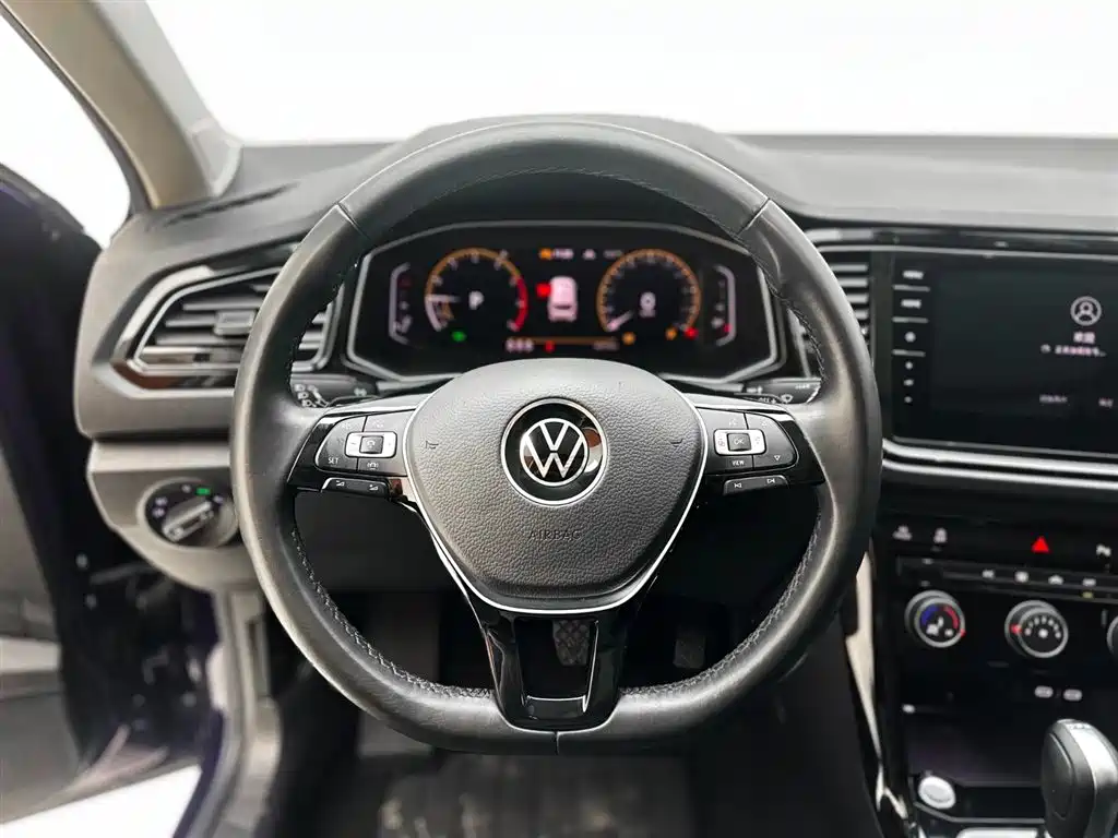 Volkswagen T-ROC 2022 280TSI DSG 2WD Comfort PLUS фото 11